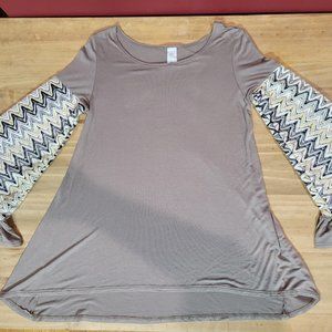 Whispering tunic with Bell Sleeves (NWT)